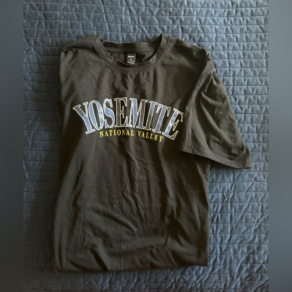 ROMWE Black Yosemite Graphic Tee